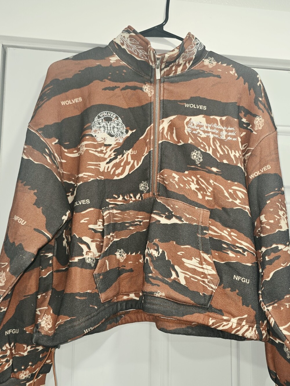 SHE Darc Sport Laurel Everhurst Mock Neck Sweater.  NWT. SIZE XS.